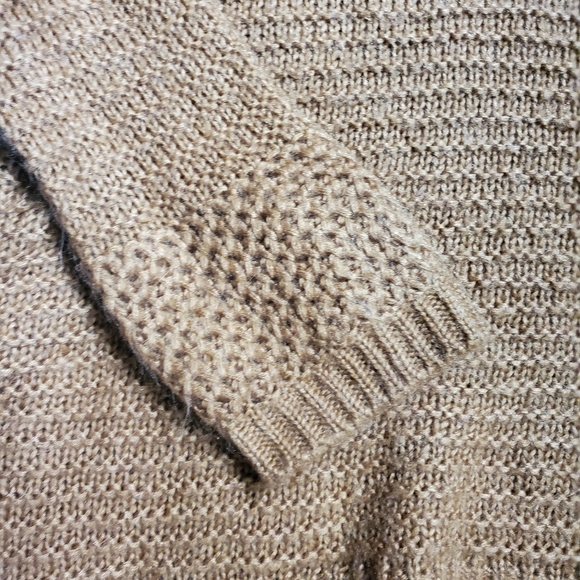 Mustard yellow sweater size small by h&m , very oversized,  beautiful de… - Picture 2 of 5